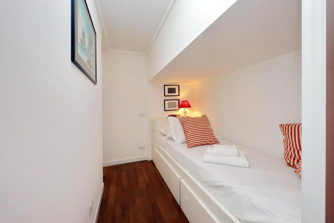 4Bnb - Serpenti Delightful Apartment Рим Екстериор снимка